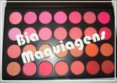 Paleta com 28 cores de blush.